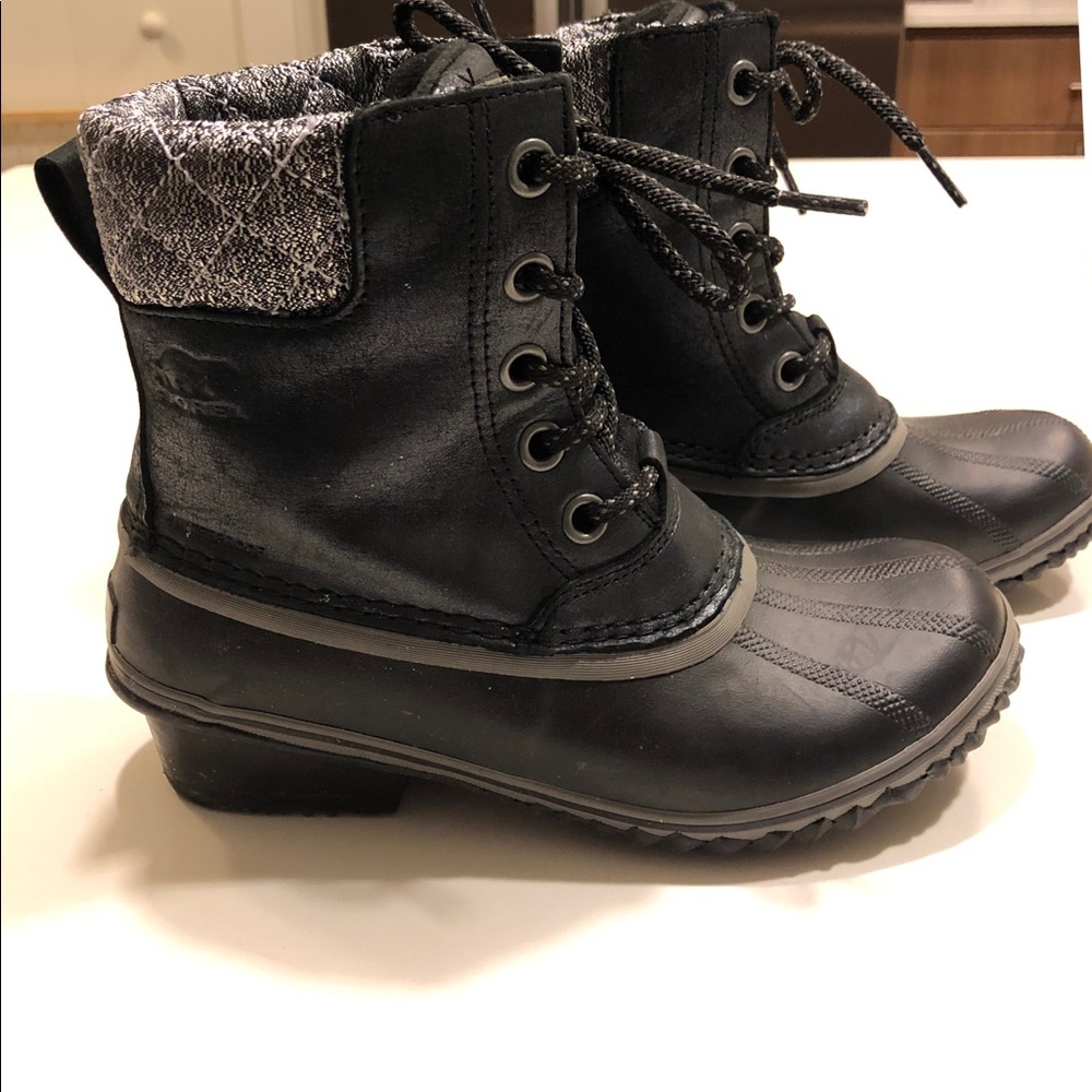 Sorel Black winter boots sz 7.5